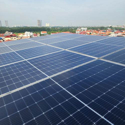 Công trình sau 2 năm gặp lại ,em vẫn đẹp như xưa.Hệ 25 kw 3 pha có lưu trữ dàn khung inox sịn sò của anh Huấn khu Eco Park