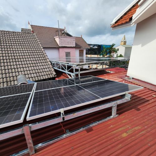 Đã hoàn thành và bàn giao công trình 15 kw 3pha có lưu trữ cho anh khảm Ngăm lương.Cảm ơn anh chị đã tin tưởng 